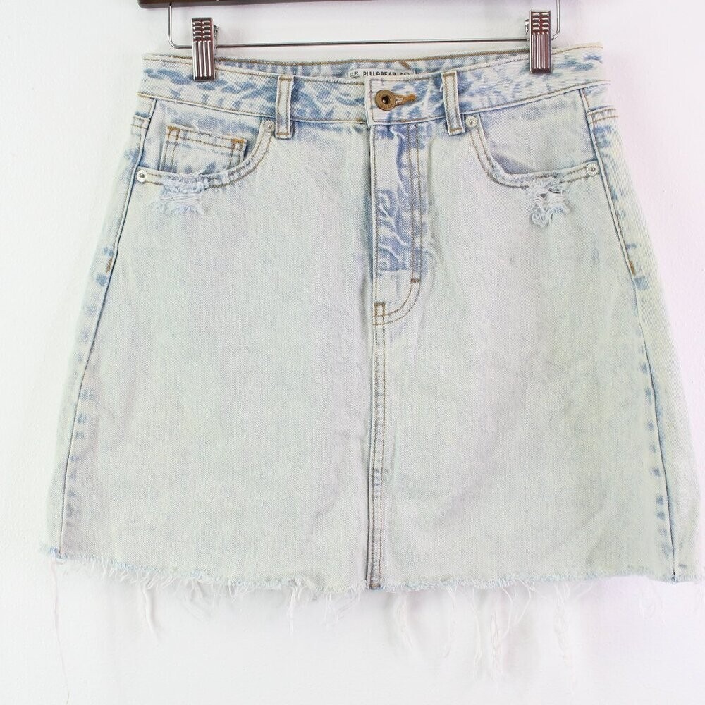 Pull & Bear Light Wash‎ Raw Hem Mini Jean Skirt Size M